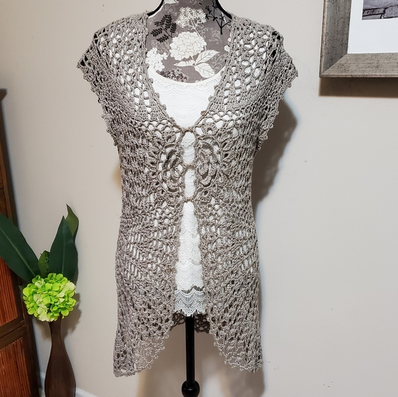 Sisters Sweaters - Sisters crochet open weave sweater festival vest M